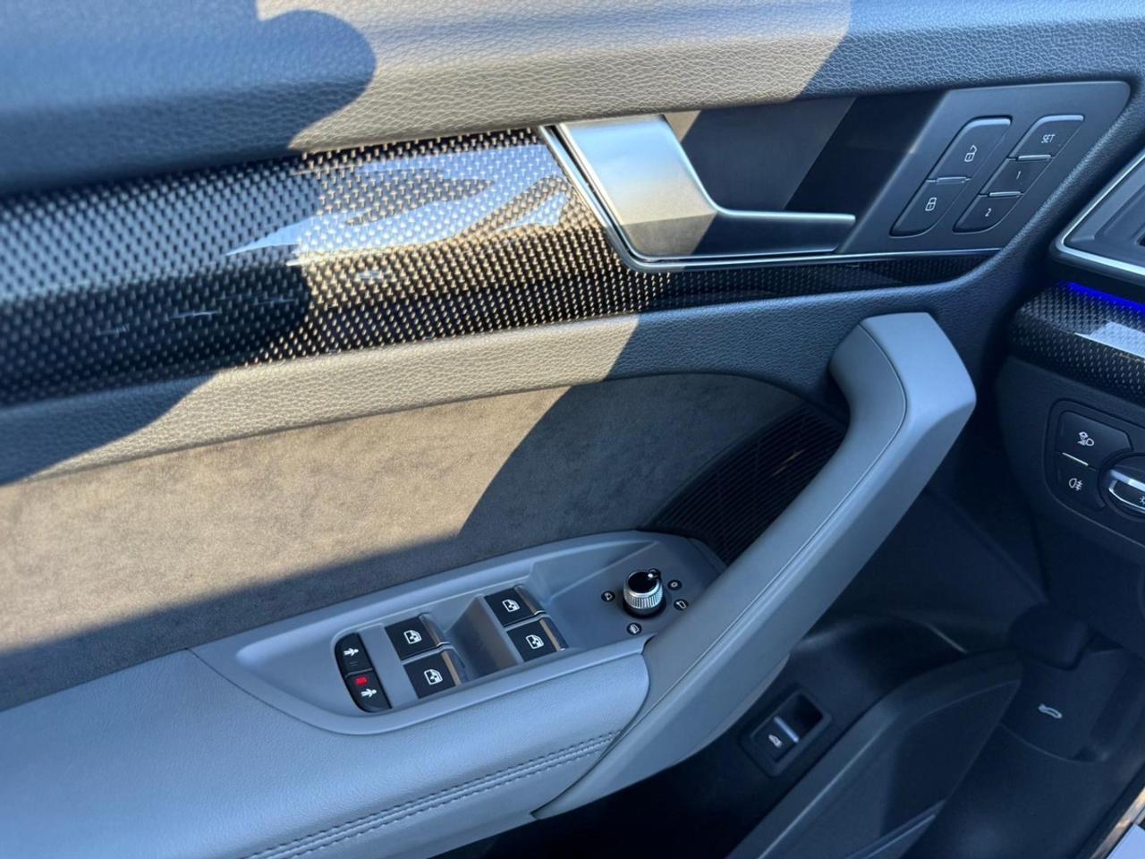 2020 Audi SQ5 Prestige Photo