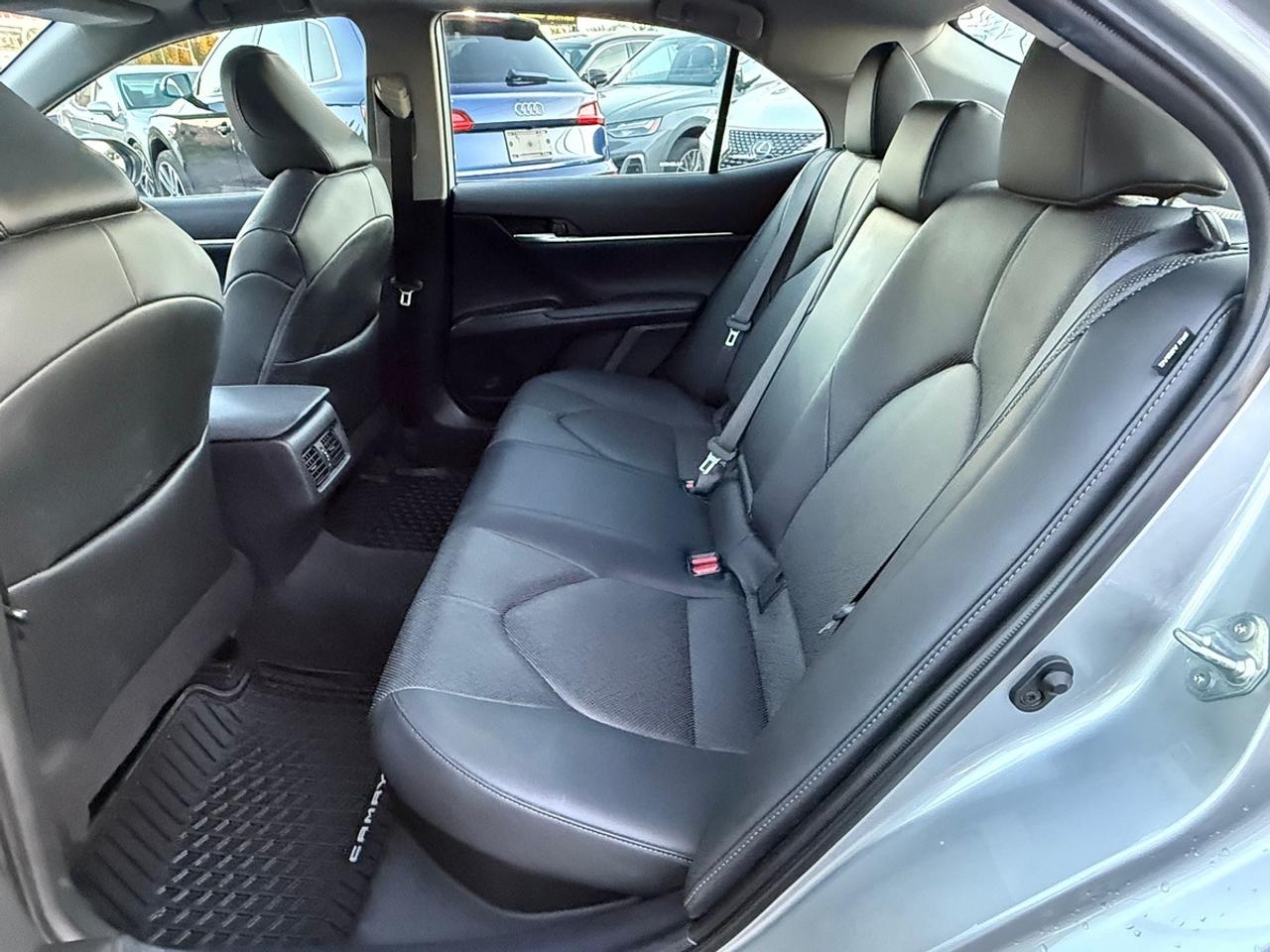 2024 Toyota Camry HYBRID XLE Photo