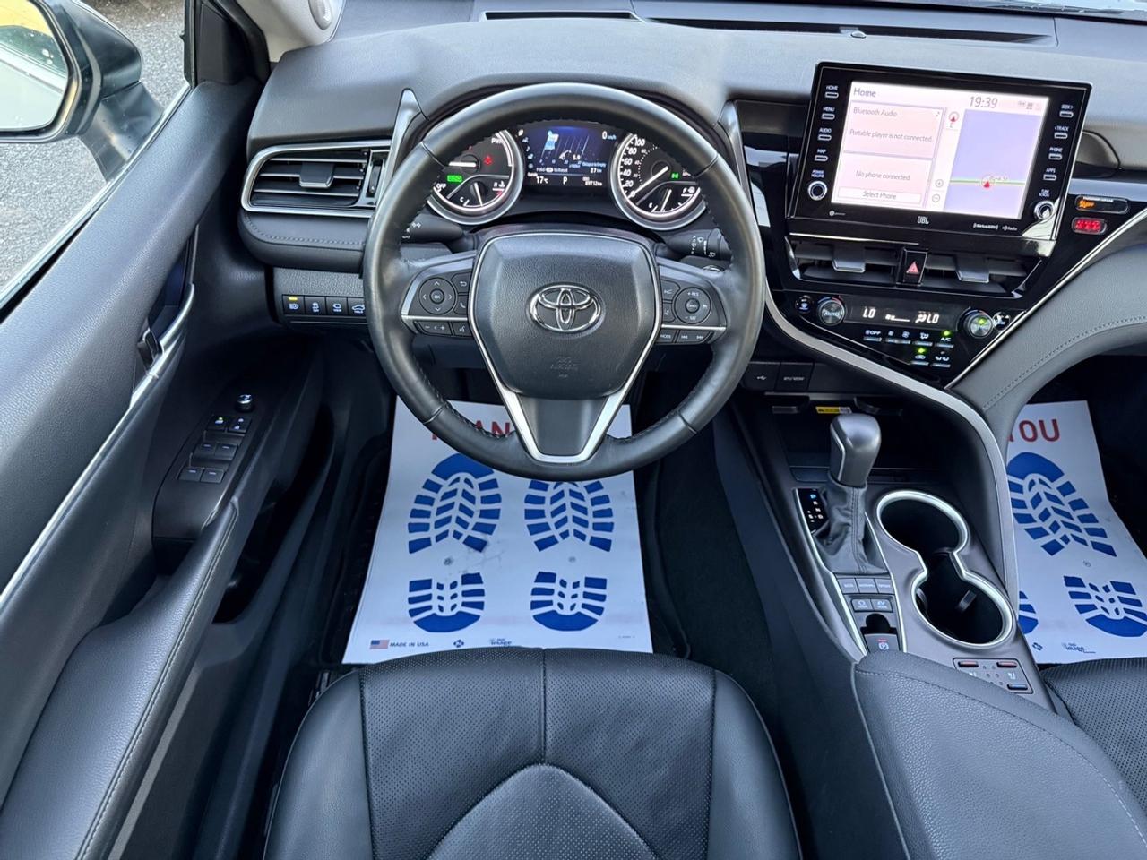 2024 Toyota Camry HYBRID XLE Photo