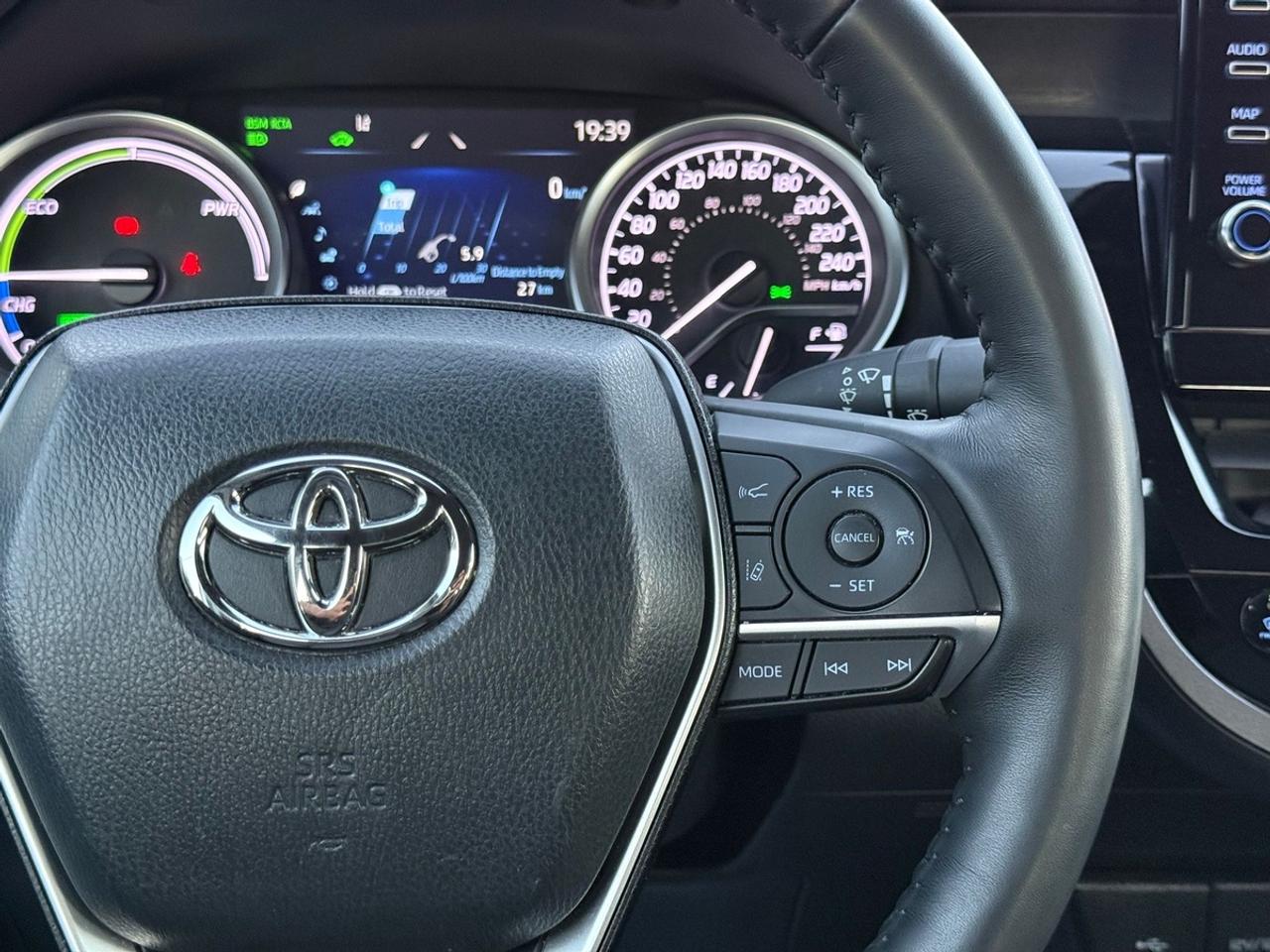 2024 Toyota Camry HYBRID XLE Photo