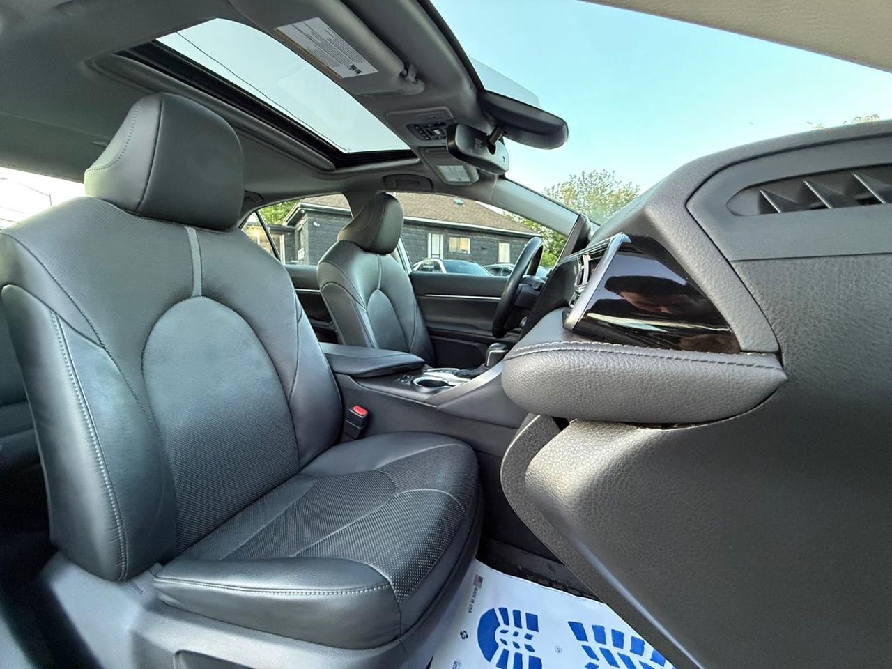 2024 Toyota Camry HYBRID XLE Photo
