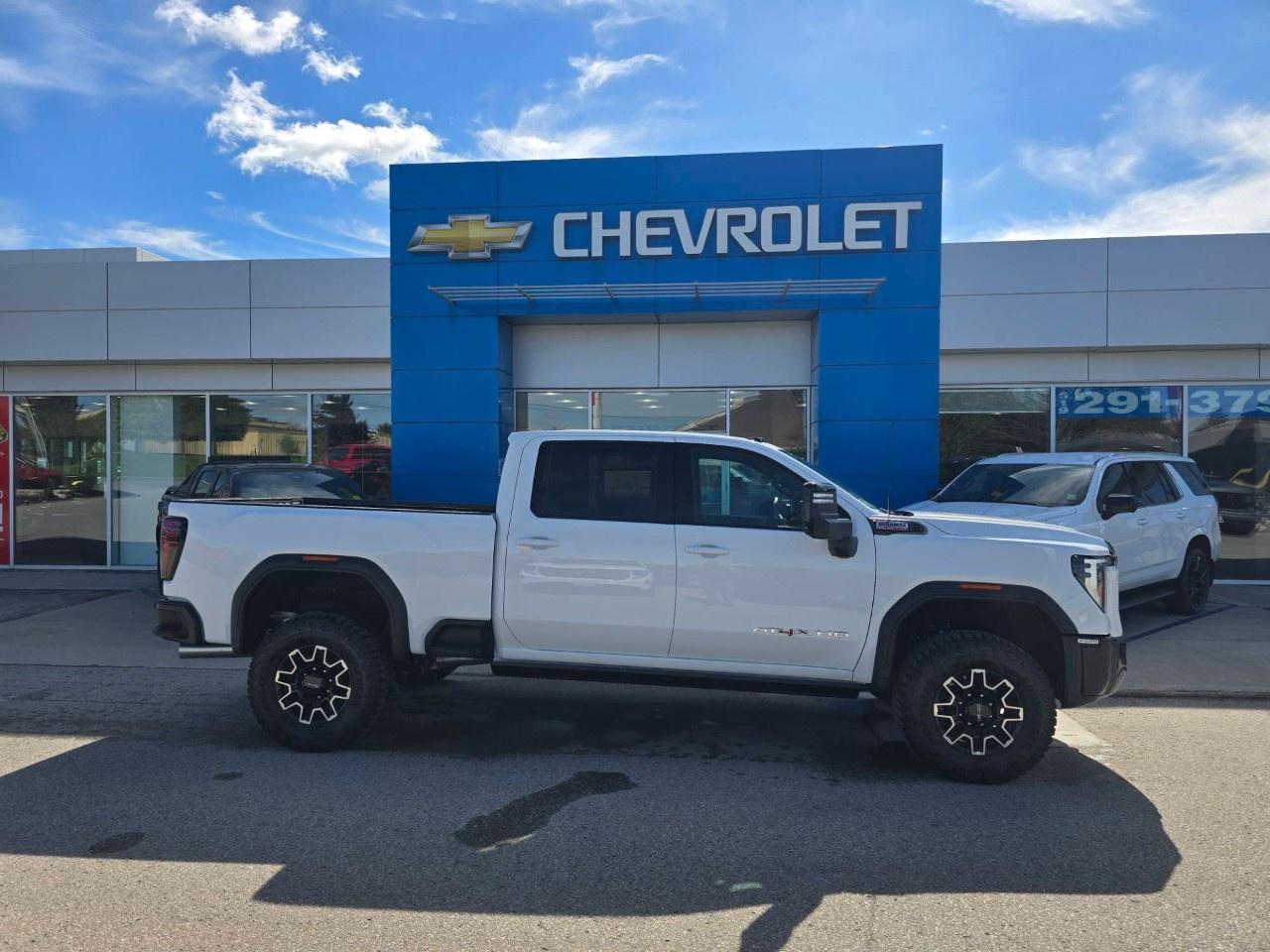 2026 GMC Sierra 2500 HD Crew Cab Standard Box 4-Wheel Drive AT4X Photo1
