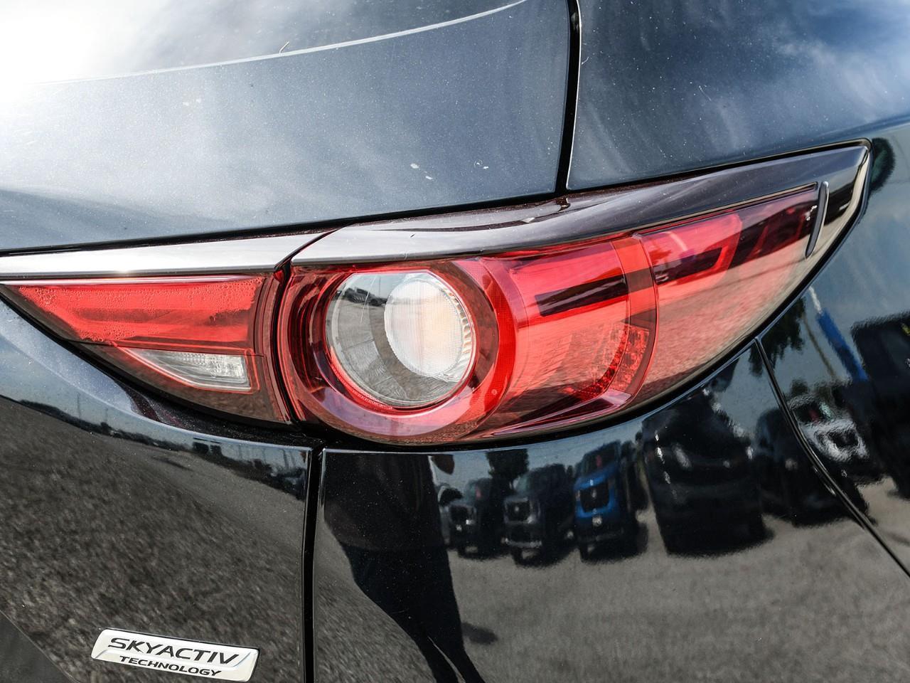 2019 Mazda CX-5 Signature NAV | SUNROOF | HTD & COOLED SEATS Photo