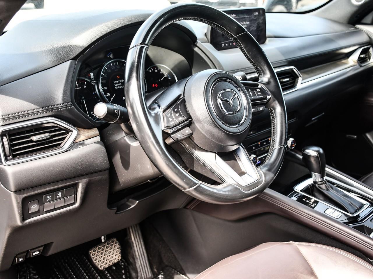 2019 Mazda CX-5 Signature NAV | SUNROOF | HTD & COOLED SEATS Photo