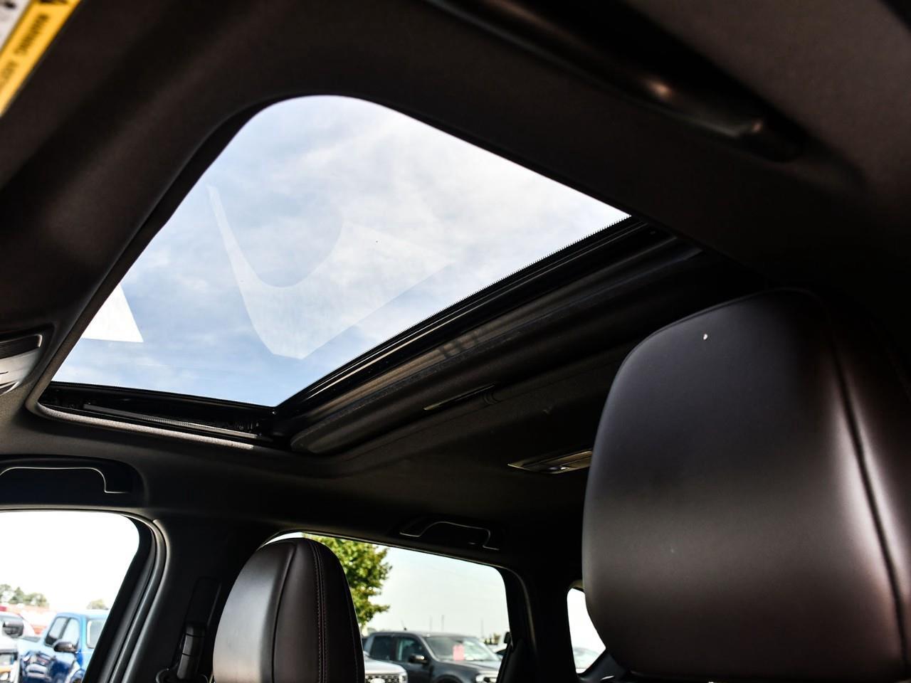 2019 Mazda CX-5 Signature NAV | SUNROOF | HTD & COOLED SEATS Photo