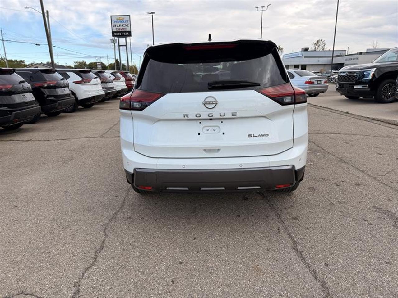 2024 Nissan Rogue AWD SL Photo