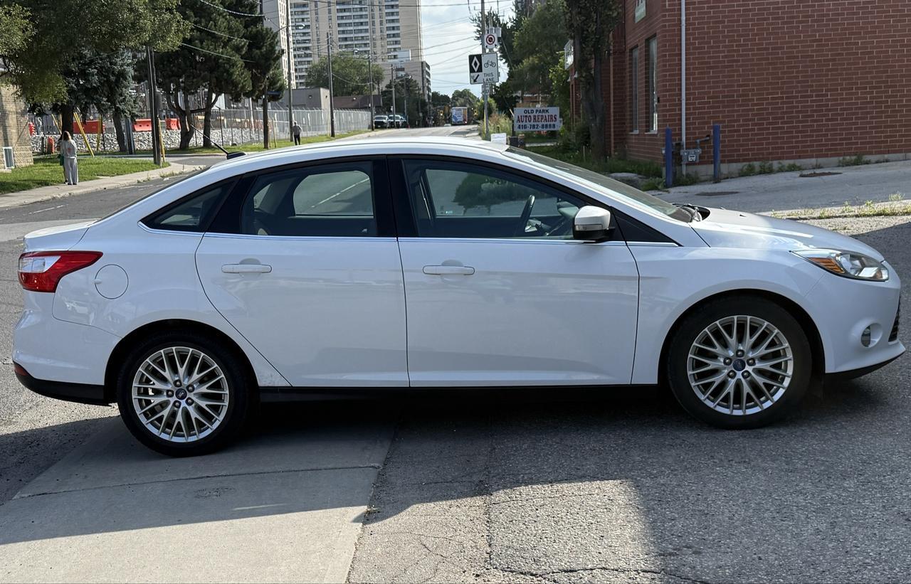 2012 Ford Focus SEL Photo