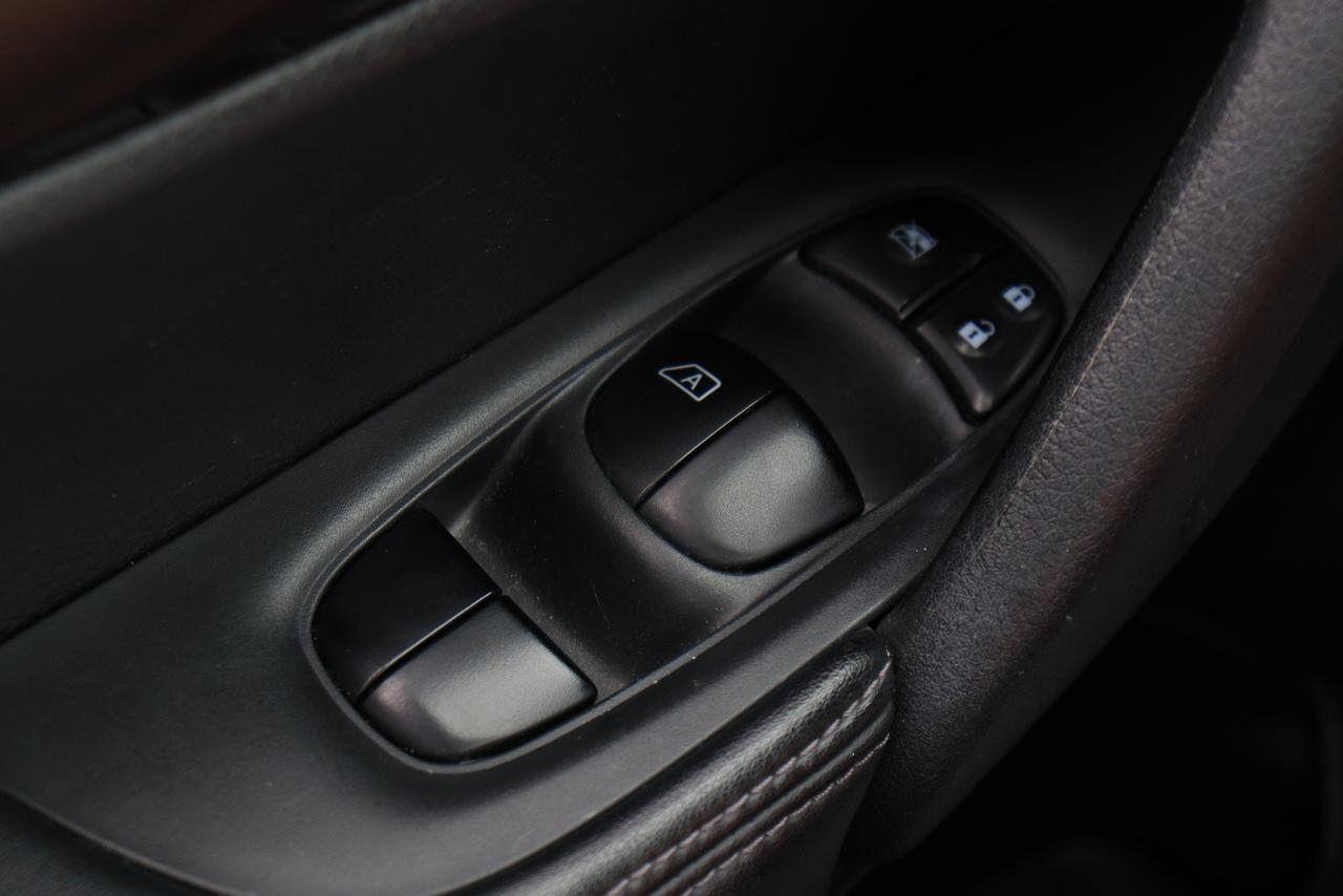 2020 Nissan Rogue SE | Cam | Alloys | Bluetooth | Tints | Clean CRFX Photo18