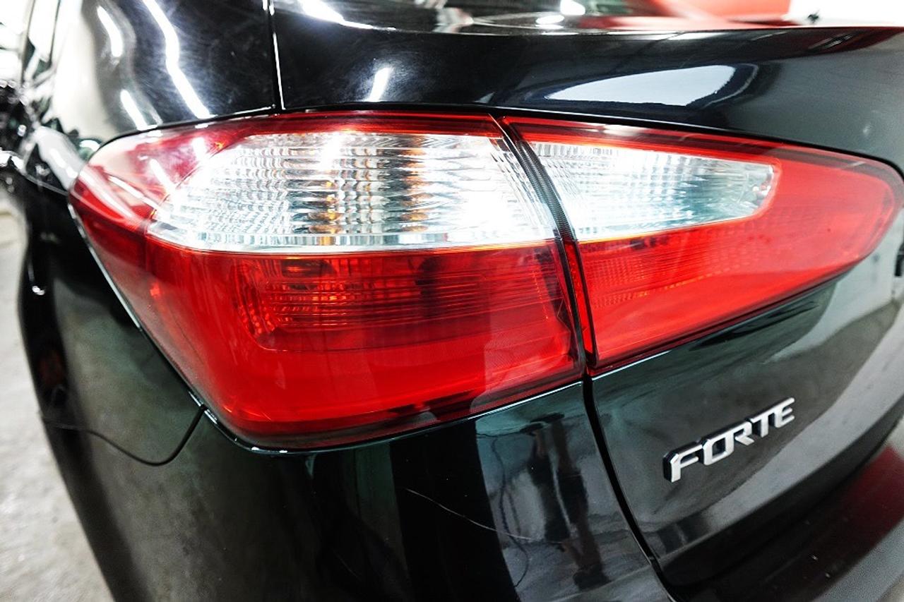 2015 Kia Forte LX+ LOW KM.ALL SERVICE RECORDS.0 CLAIM Photo