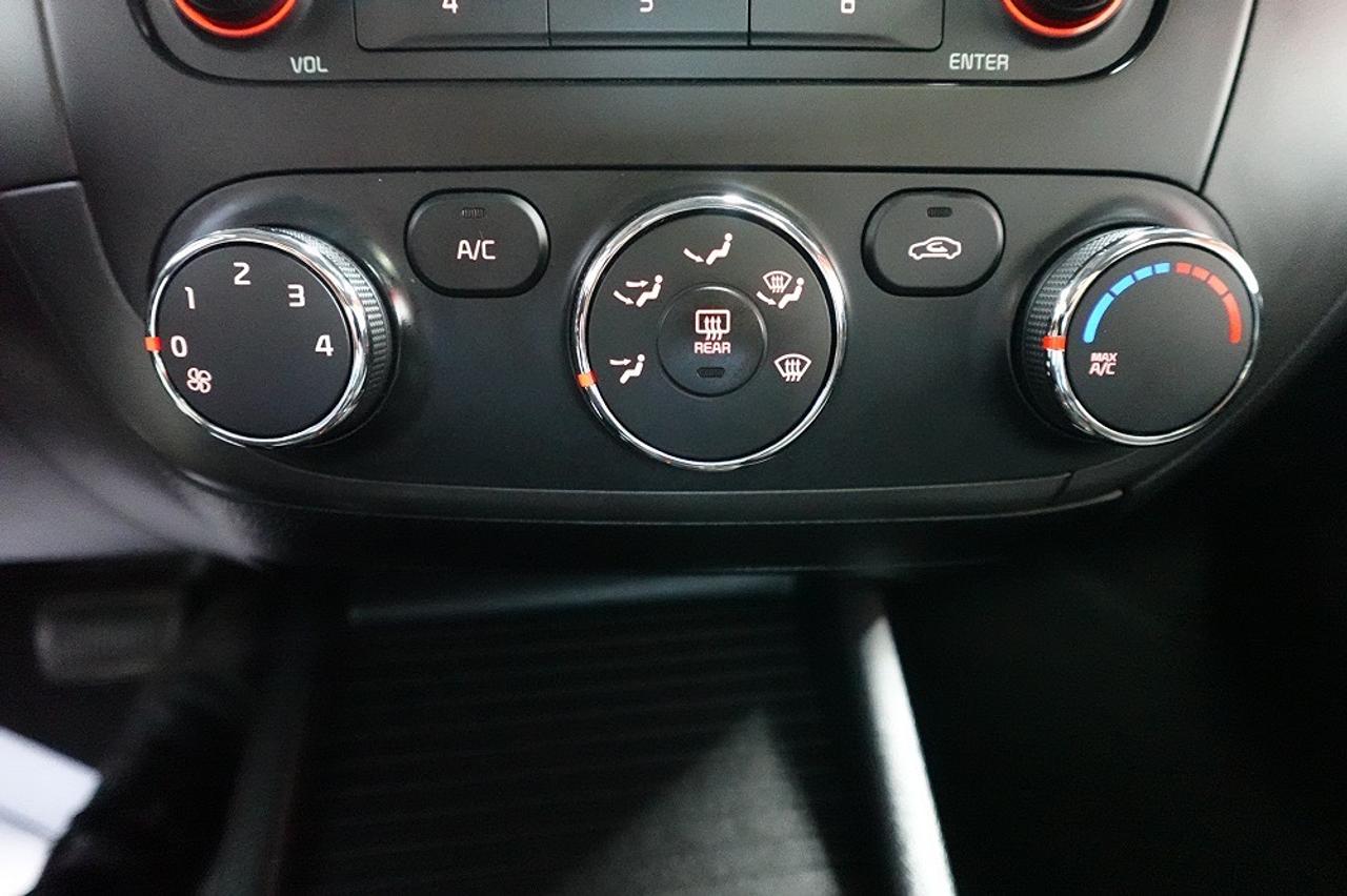 2015 Kia Forte LX+ LOW KM.ALL SERVICE RECORDS.0 CLAIM Photo