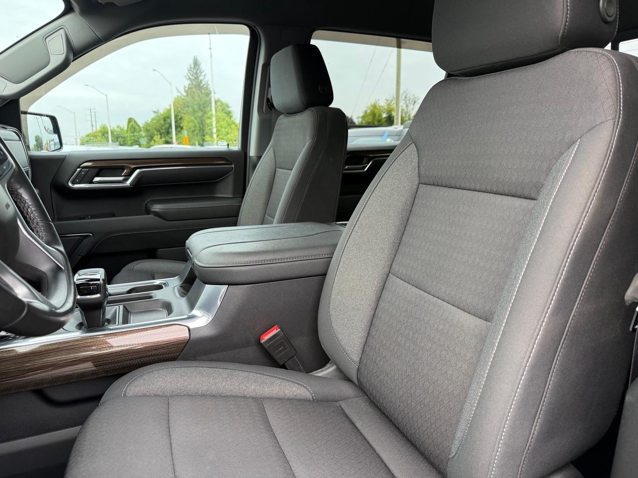 2023 Chevrolet Silverado 1500 RST 6.2L! Heated Steering and Seats ! Photo