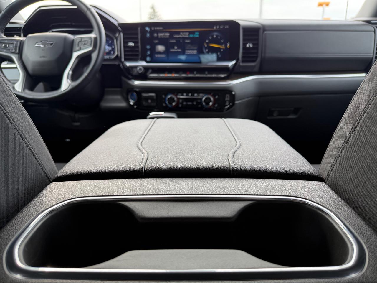 2023 Chevrolet Silverado 1500 RST 6.2L! Heated Steering and Seats ! Photo