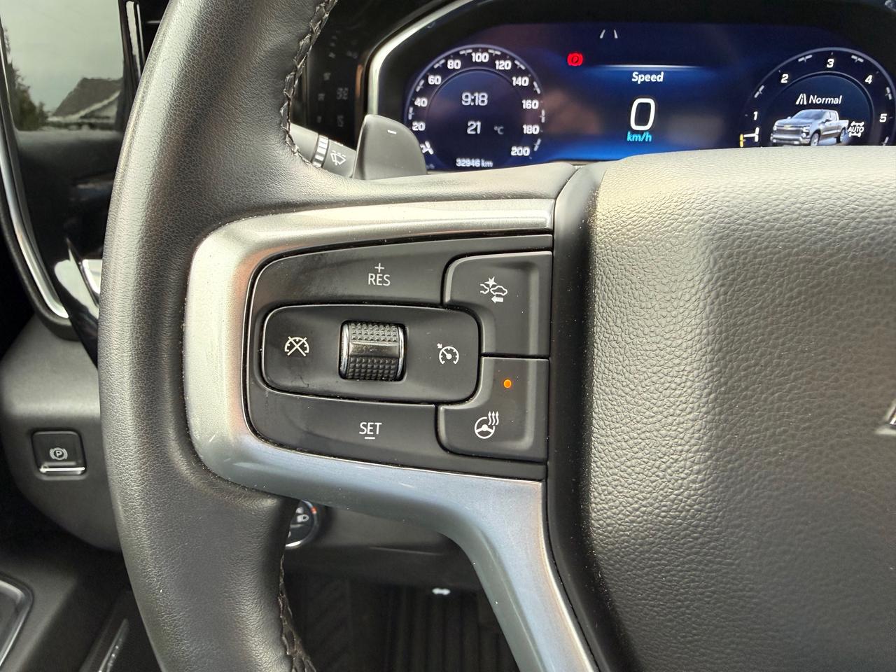 2023 Chevrolet Silverado 1500 RST 6.2L! Heated Steering and Seats ! Photo
