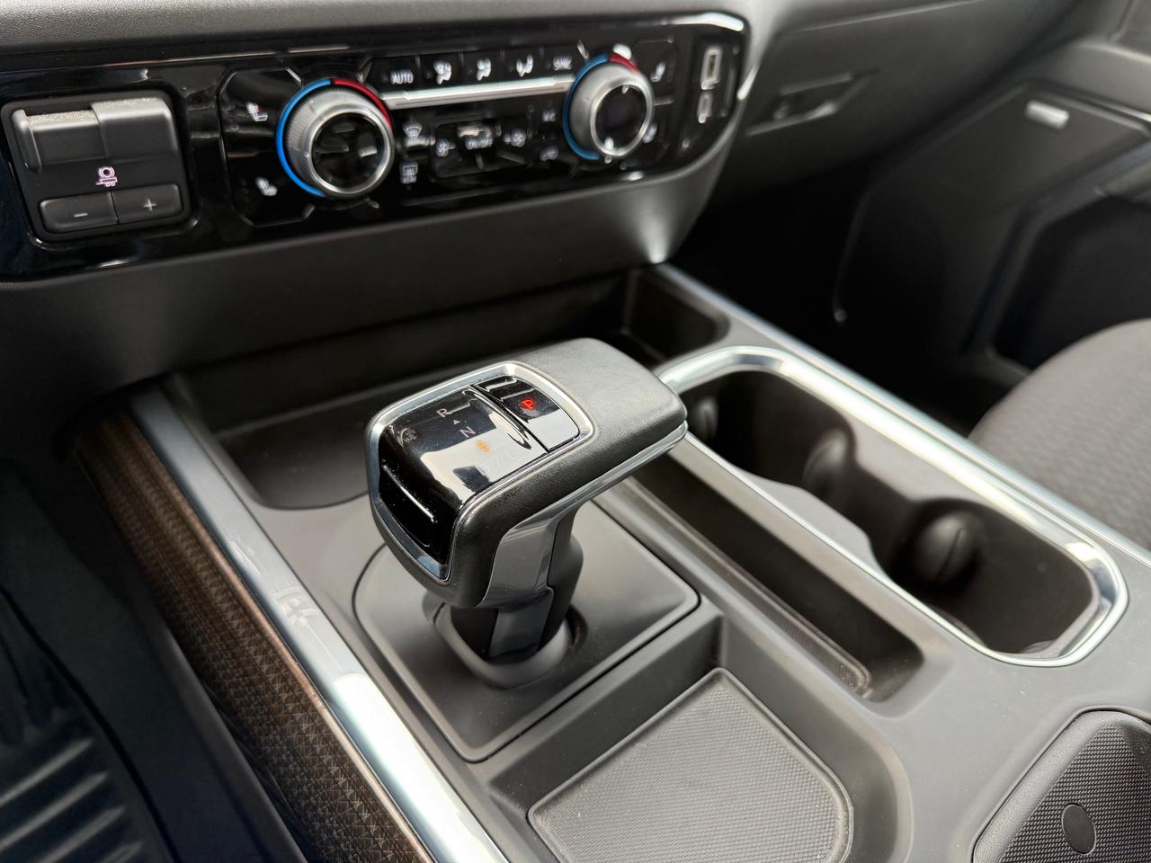 2023 Chevrolet Silverado 1500 RST 6.2L! Heated Steering and Seats ! Photo