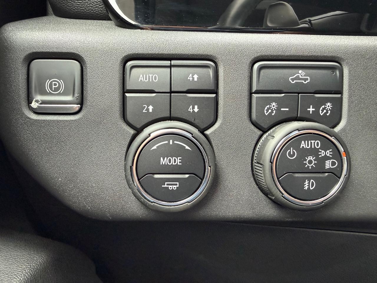 2023 Chevrolet Silverado 1500 RST 6.2L! Heated Steering and Seats ! Photo