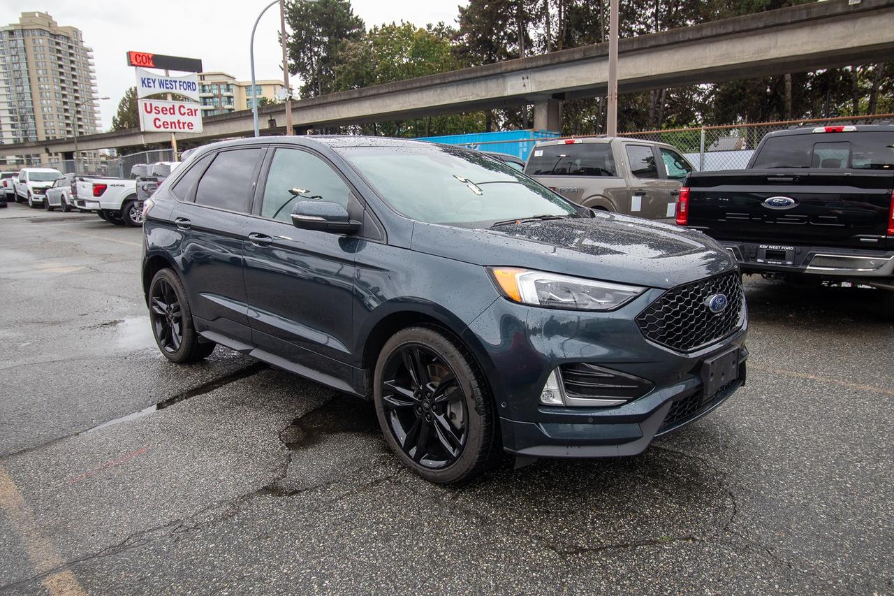 2022 Ford Edge ST AWD Photo3