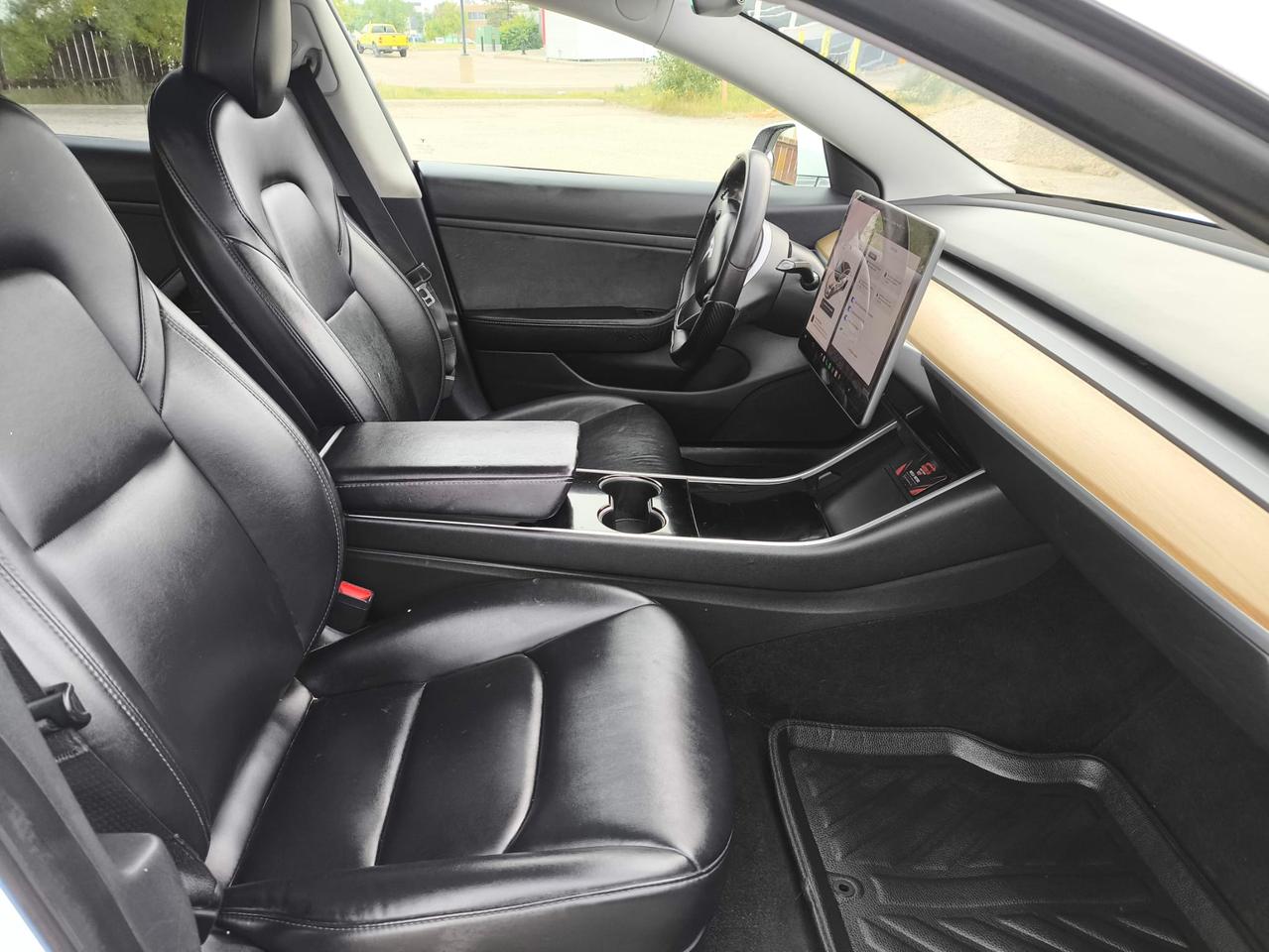 2020 Tesla Model 3  - Photo #10