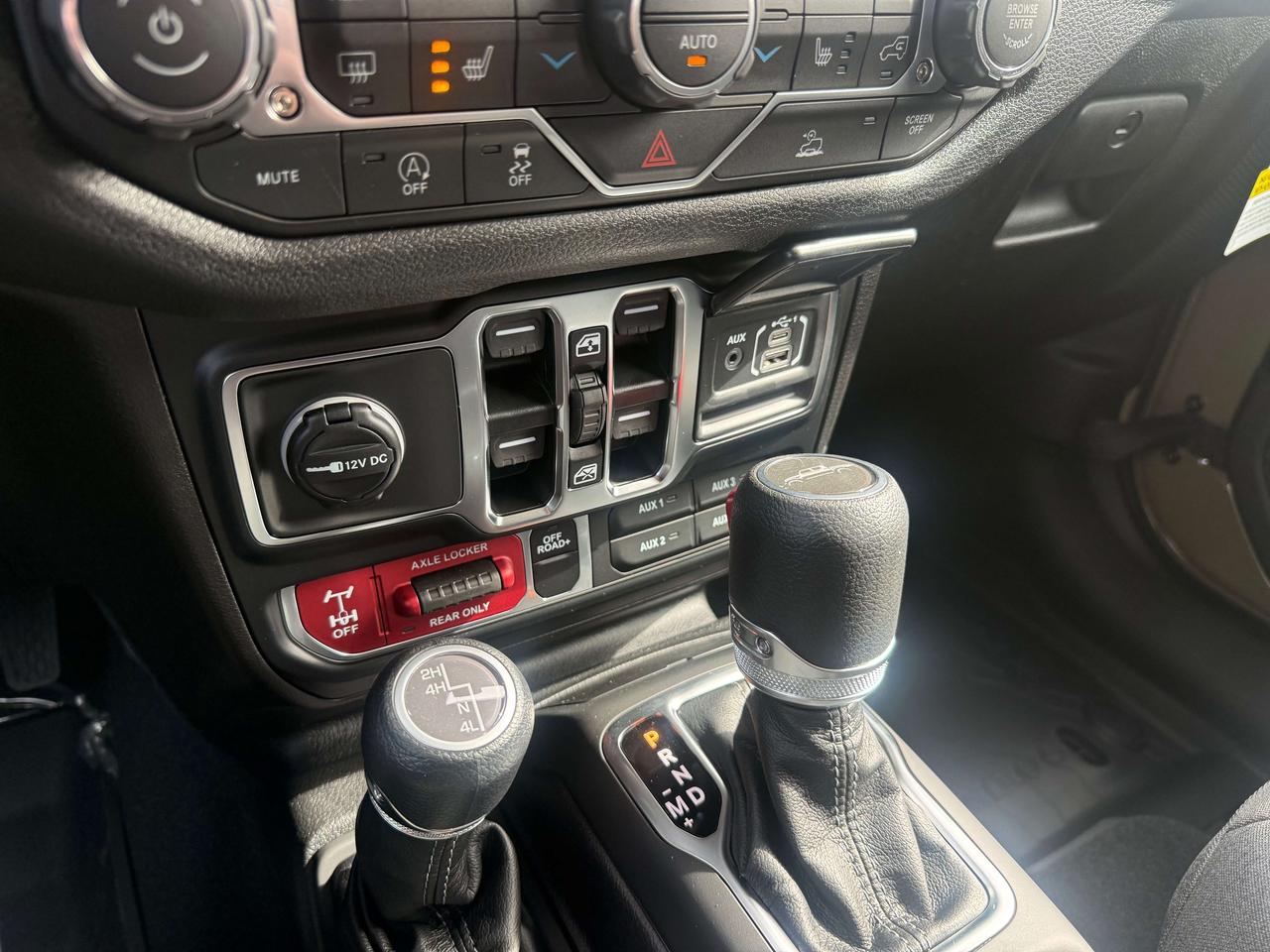 2027 Jeep Gladiator Willys 4x4 Photo
