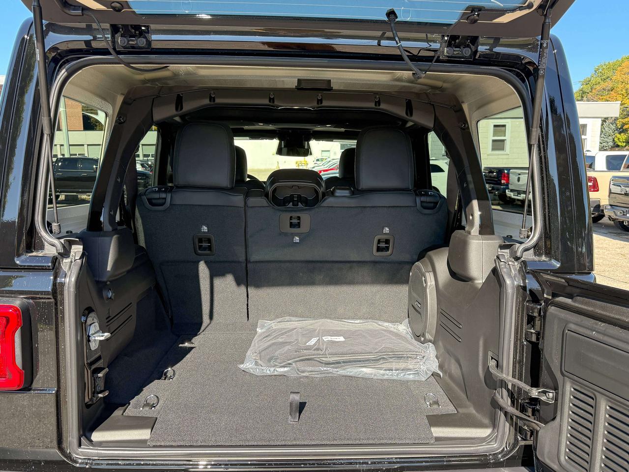 2027 Jeep Wrangler Sahara 4 Door 4x4 Photo