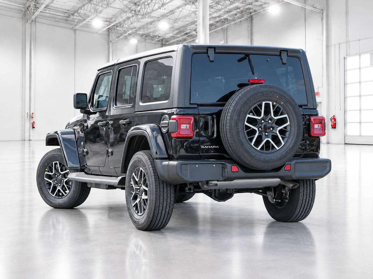 2027 Jeep Wrangler SAHARA | Sky-Top | Leather | Tow & HD Electrical Photo3