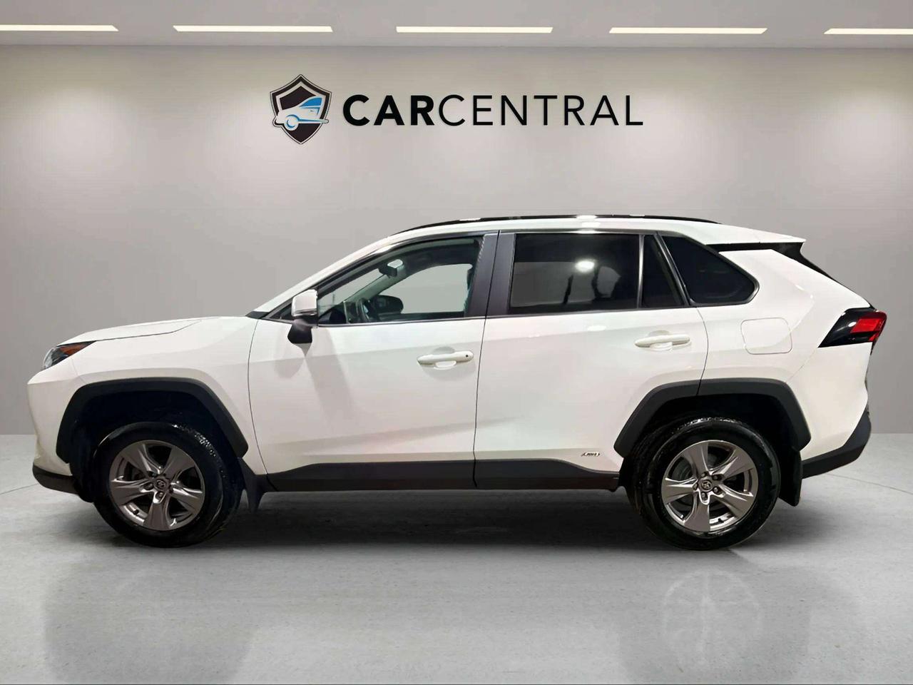 2023 Toyota RAV4 HYBRID LE | CLEAN CARFAX | CARPLAY | HTD SEATS Photo