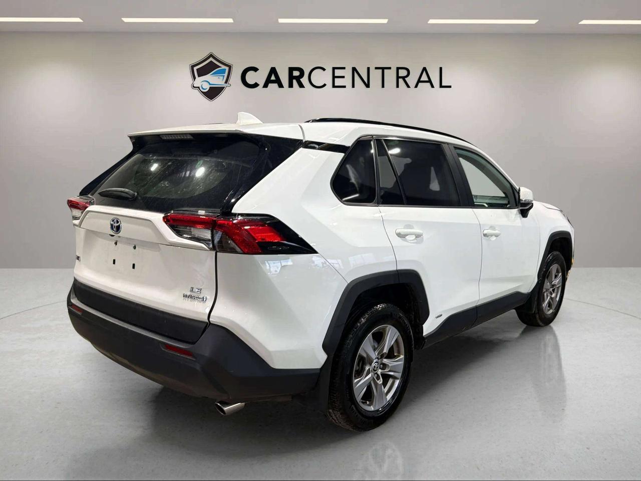 2023 Toyota RAV4 HYBRID LE | CLEAN CARFAX | CARPLAY | HTD SEATS Photo