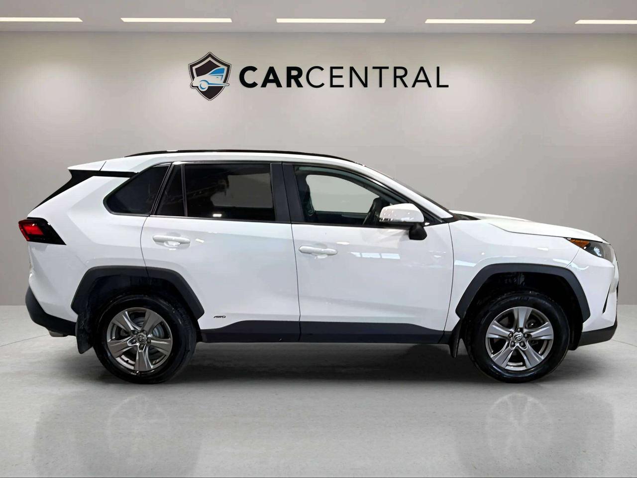2023 Toyota RAV4 HYBRID LE | CLEAN CARFAX | CARPLAY | HTD SEATS Photo