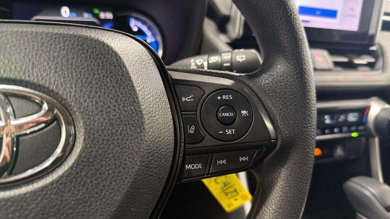 2023 Toyota RAV4 HYBRID LE | CLEAN CARFAX | CARPLAY | HTD SEATS Photo