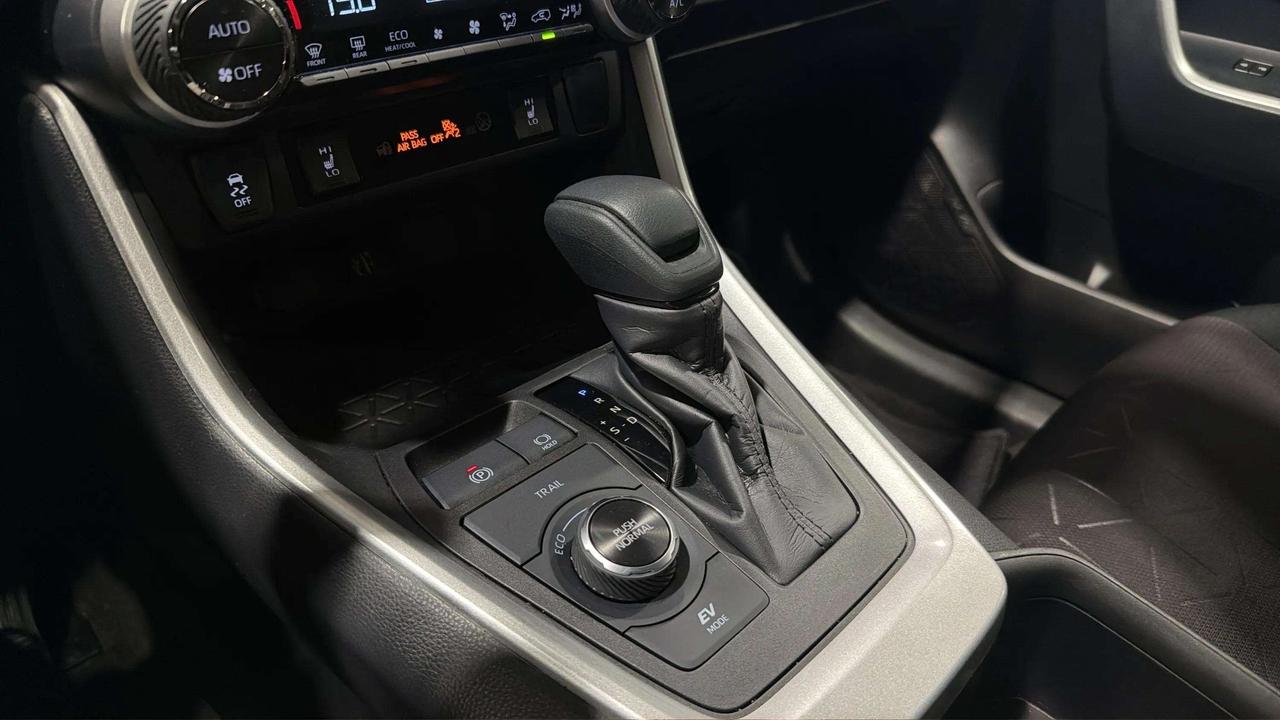 2023 Toyota RAV4 HYBRID LE | CLEAN CARFAX | CARPLAY | HTD SEATS Photo