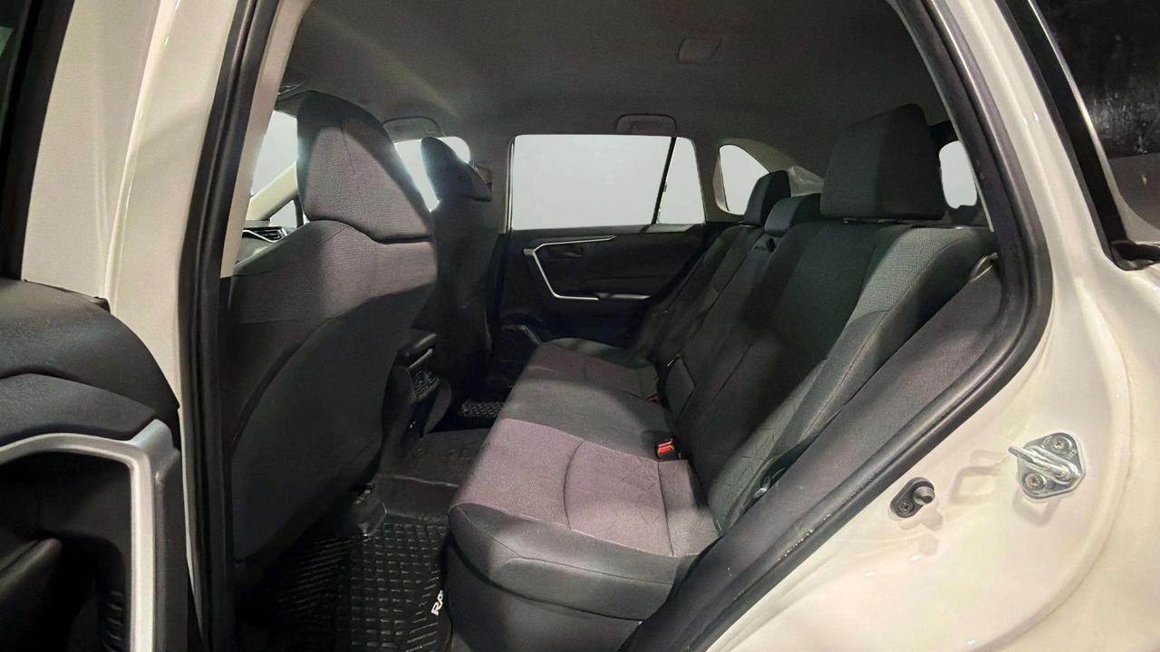 2023 Toyota RAV4 HYBRID LE | CLEAN CARFAX | CARPLAY | HTD SEATS Photo