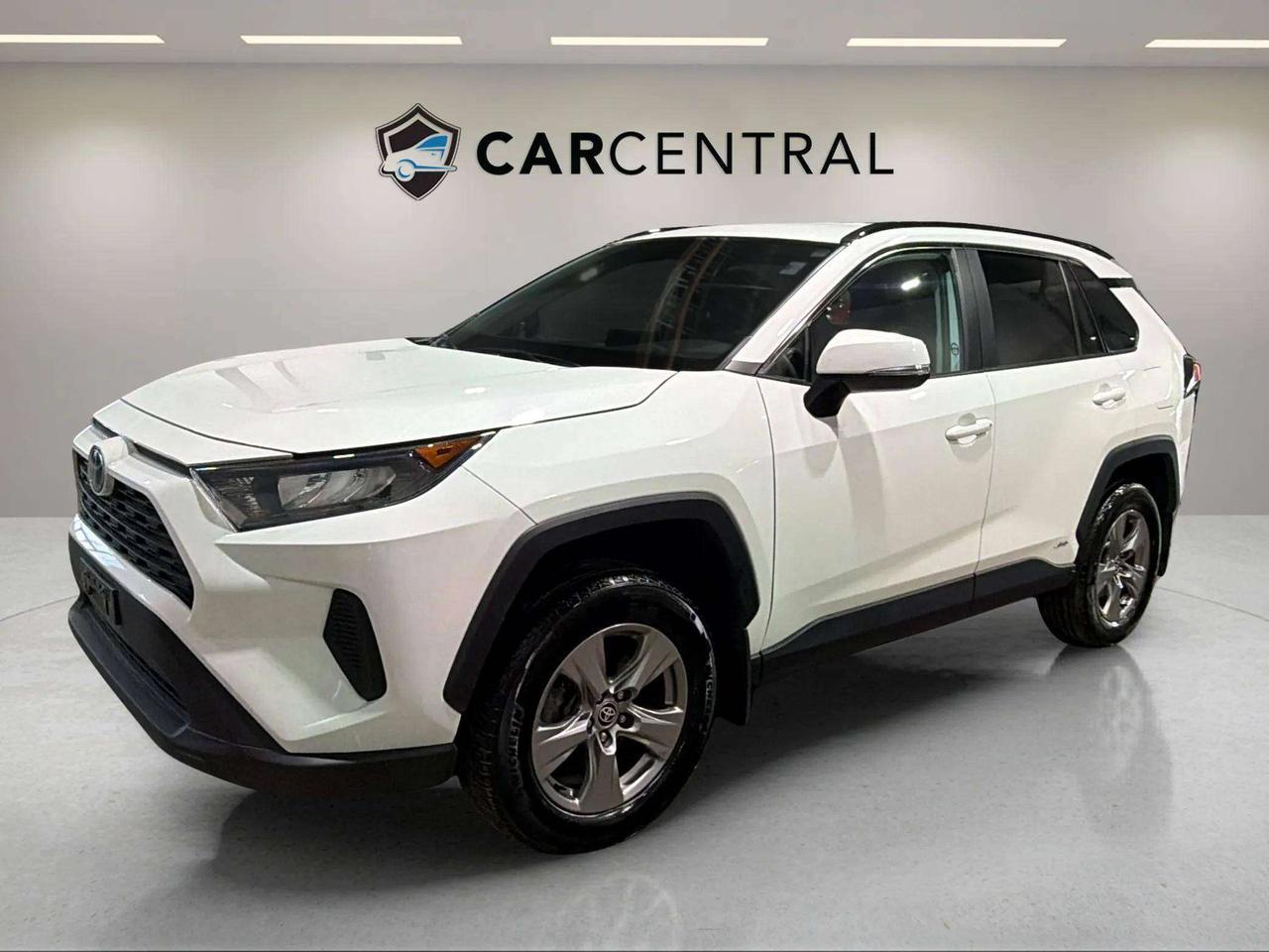 2023 Toyota RAV4 HYBRID LE | CLEAN CARFAX | CARPLAY | HTD SEATS Photo0