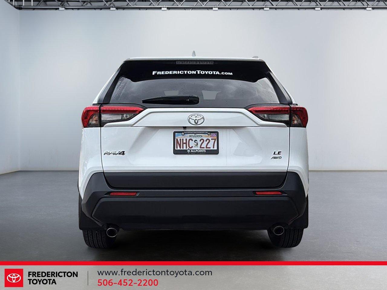 2023 Toyota RAV4 LE Photo