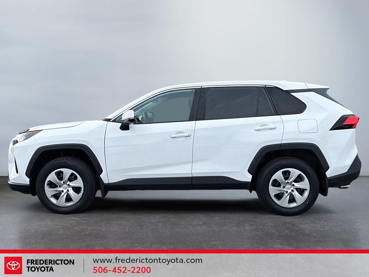 2023 Toyota RAV4 LE Photo