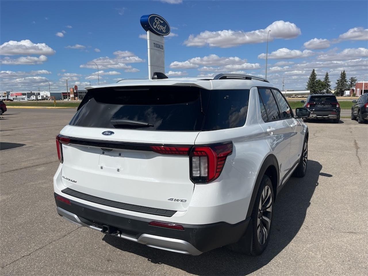 2026 Ford Explorer Platinum  - Leather Package Photo5