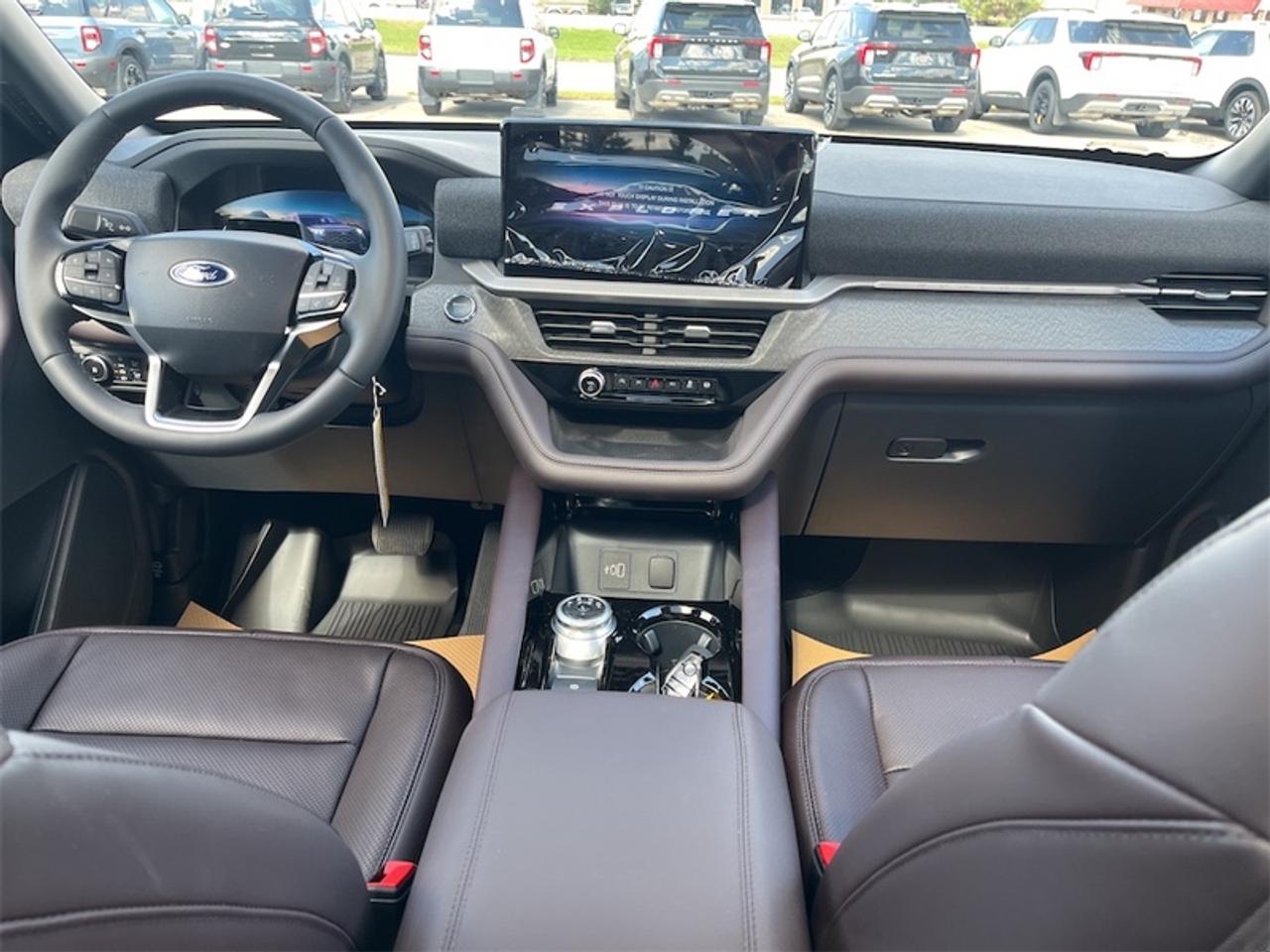 2026 Ford Explorer Platinum  - Leather Package Photo5