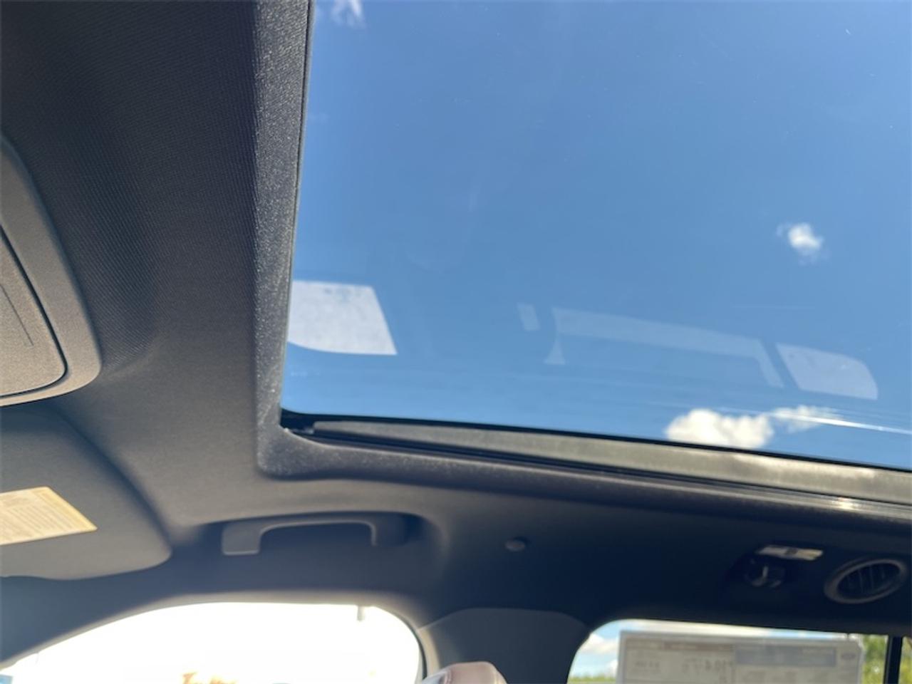 2026 Ford Explorer Platinum  - Leather Package Photo5