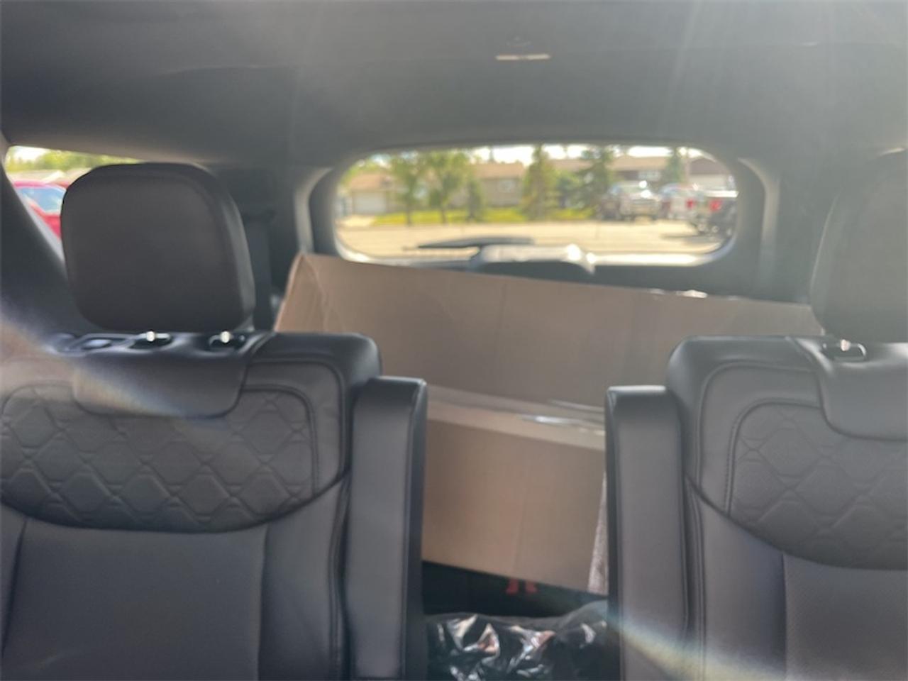 2026 Ford Explorer Platinum  - Leather Package Photo5
