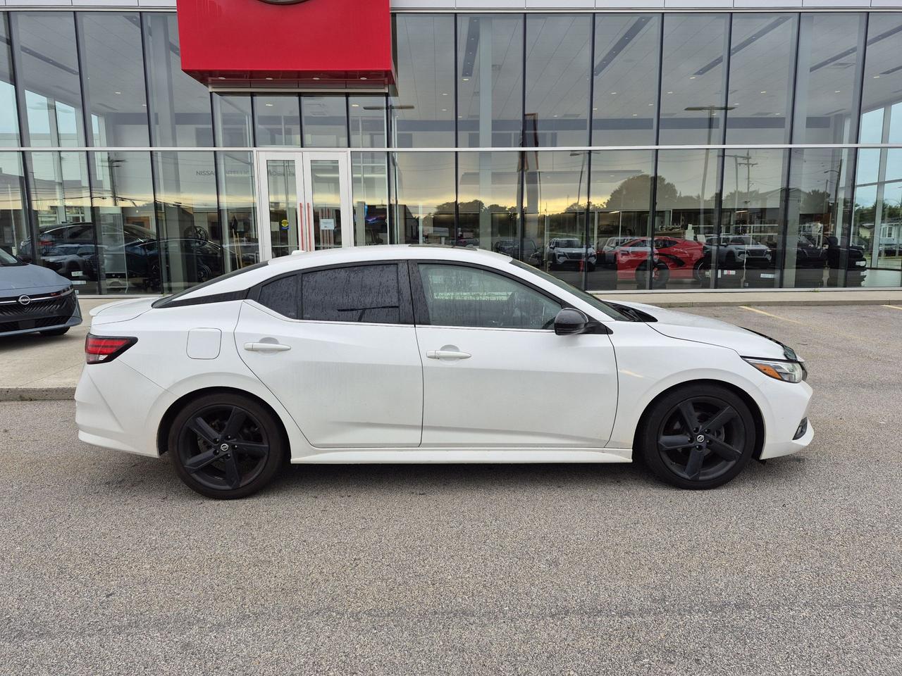 2021 Nissan Sentra SR MOONROOF, REMOTE START Photo