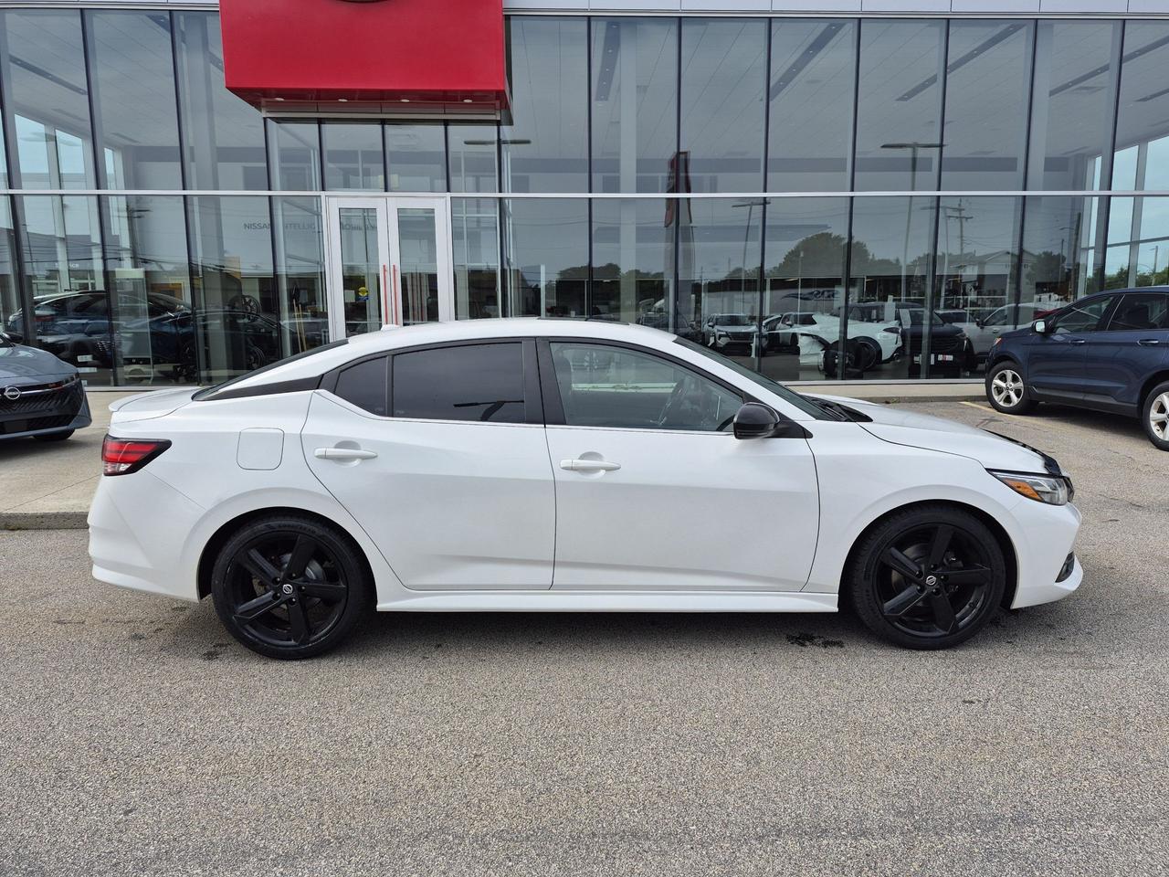 2021 Nissan Sentra SR MOONROOF, REMOTE START Photo