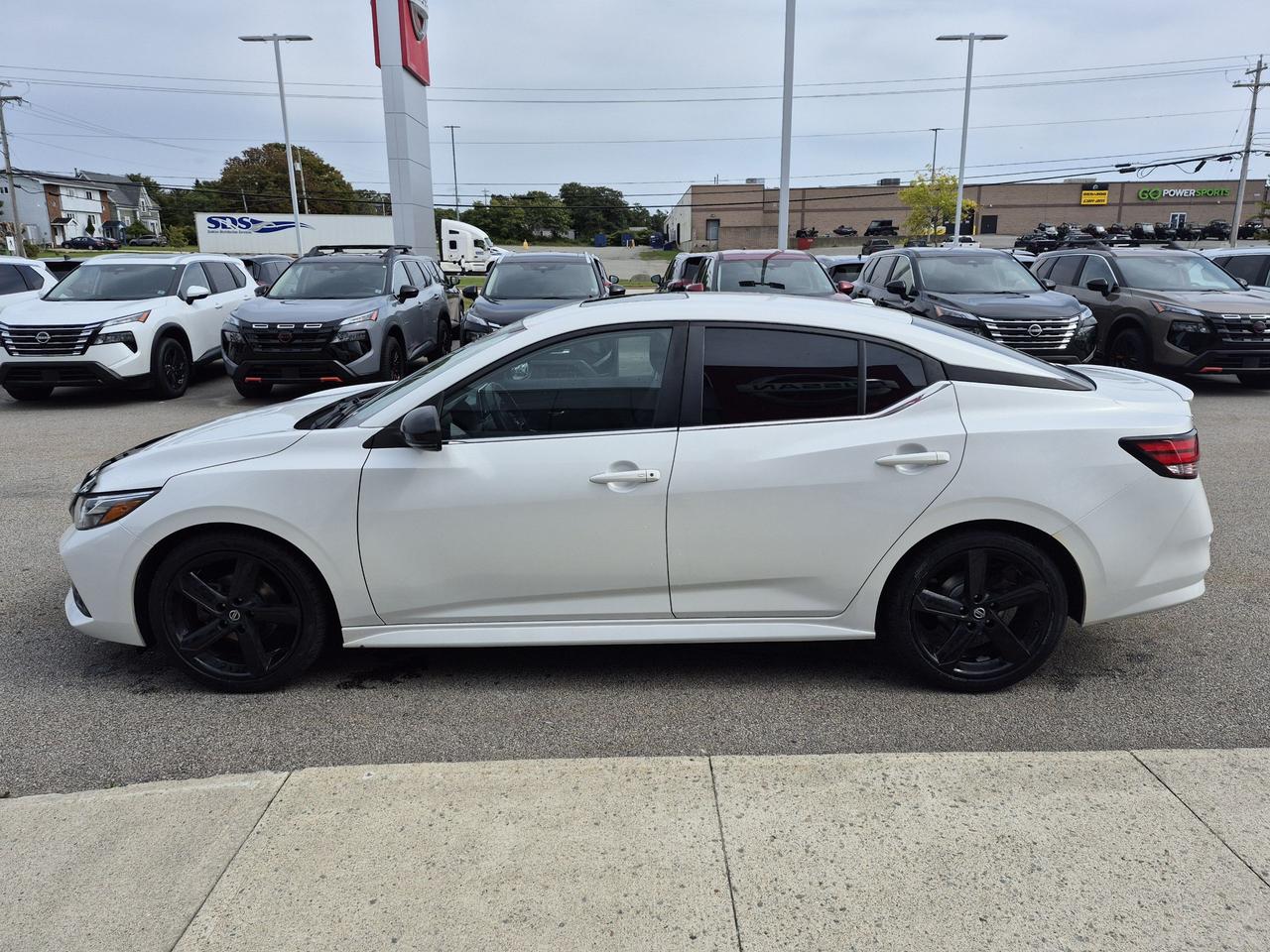 2021 Nissan Sentra SR MOONROOF, REMOTE START Photo