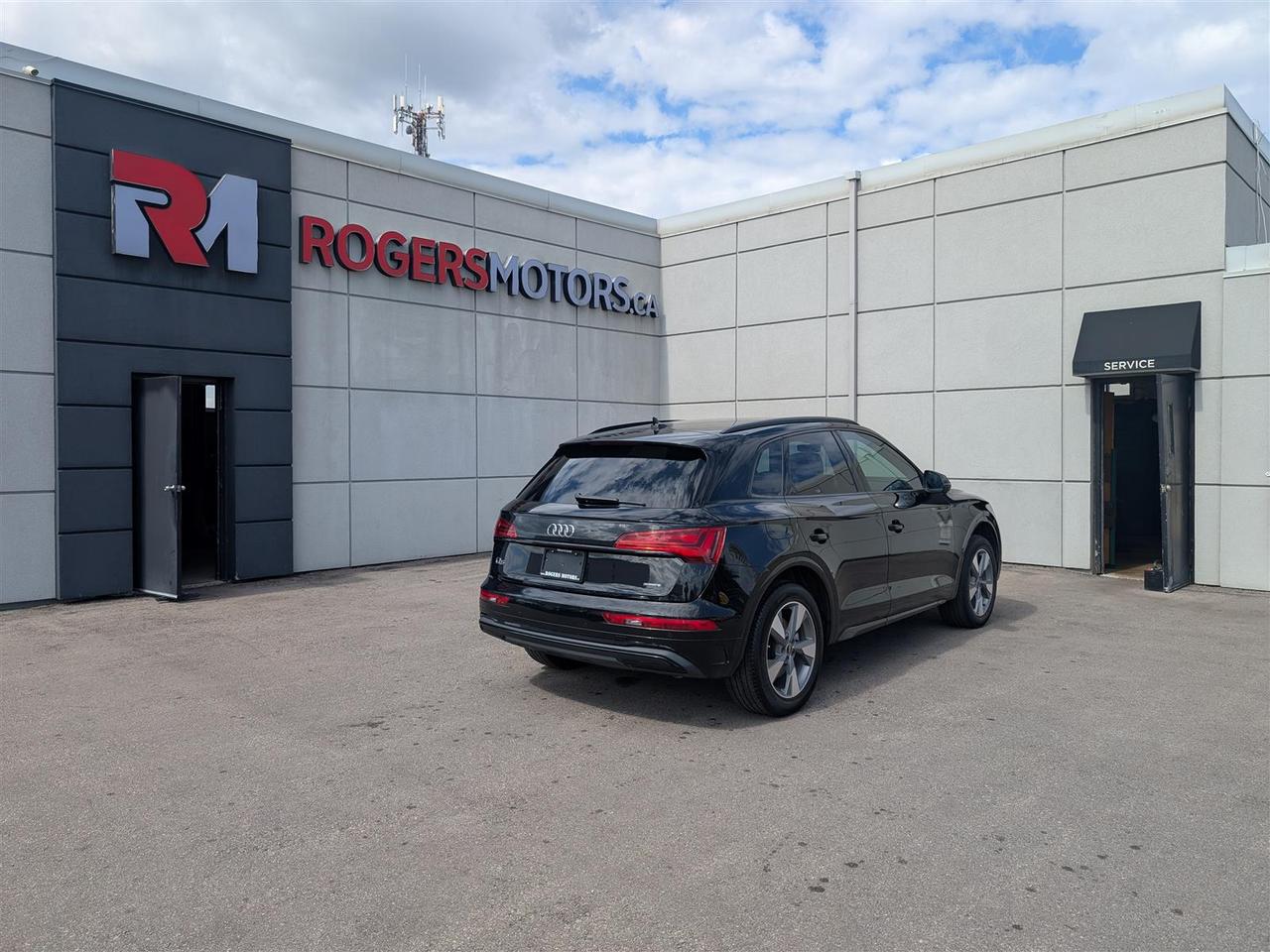 2023 Audi Q5 QTRO - LEATHER - HTD SEATS - TECH FEATS Photo4