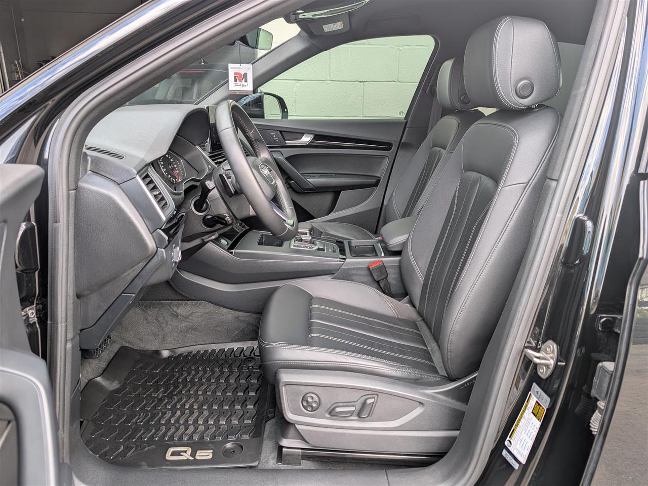 2023 Audi Q5 QTRO - LEATHER - HTD SEATS - TECH FEATS Photo