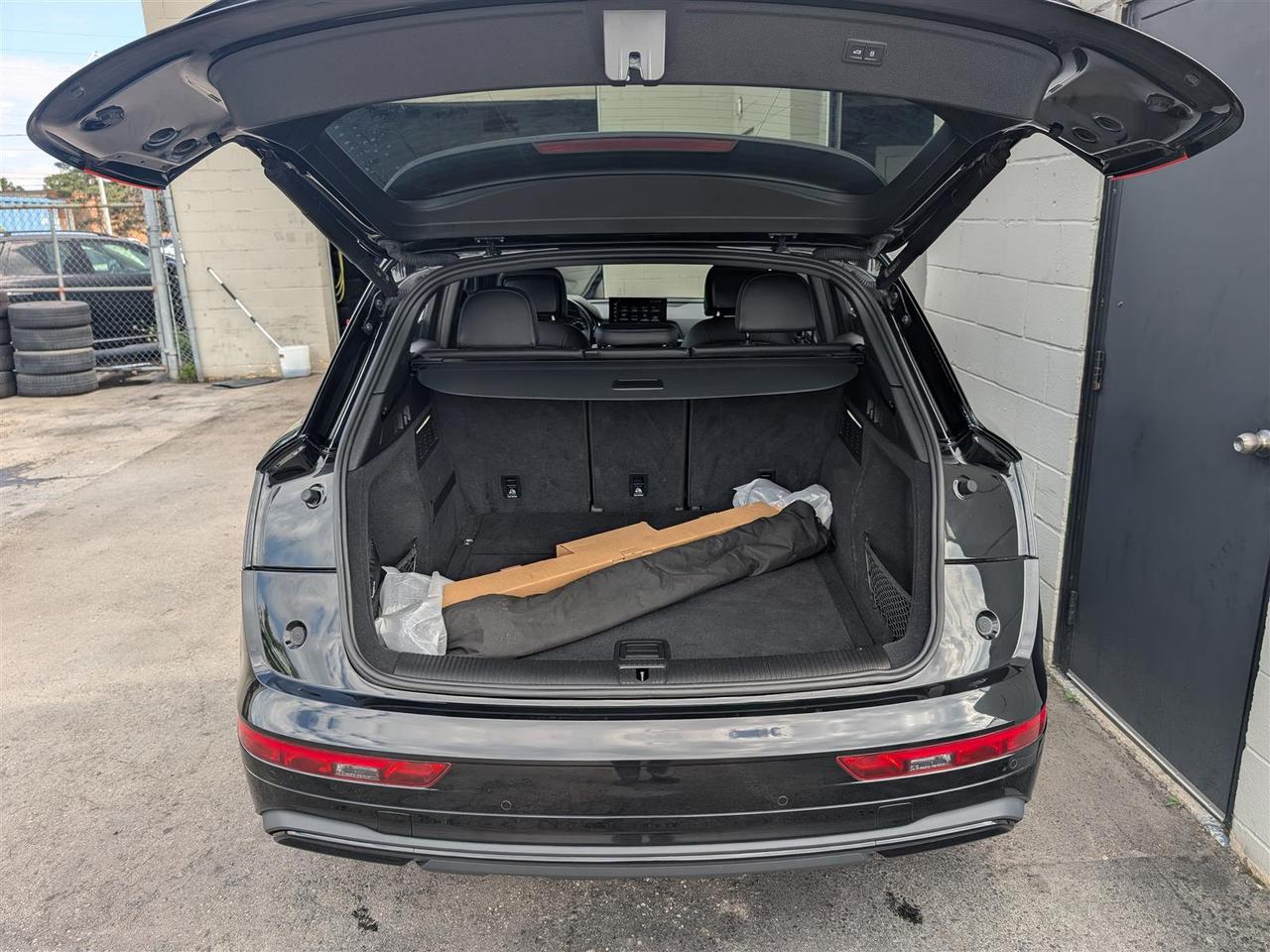 2023 Audi Q5 QTRO - LEATHER - HTD SEATS - TECH FEATS Photo