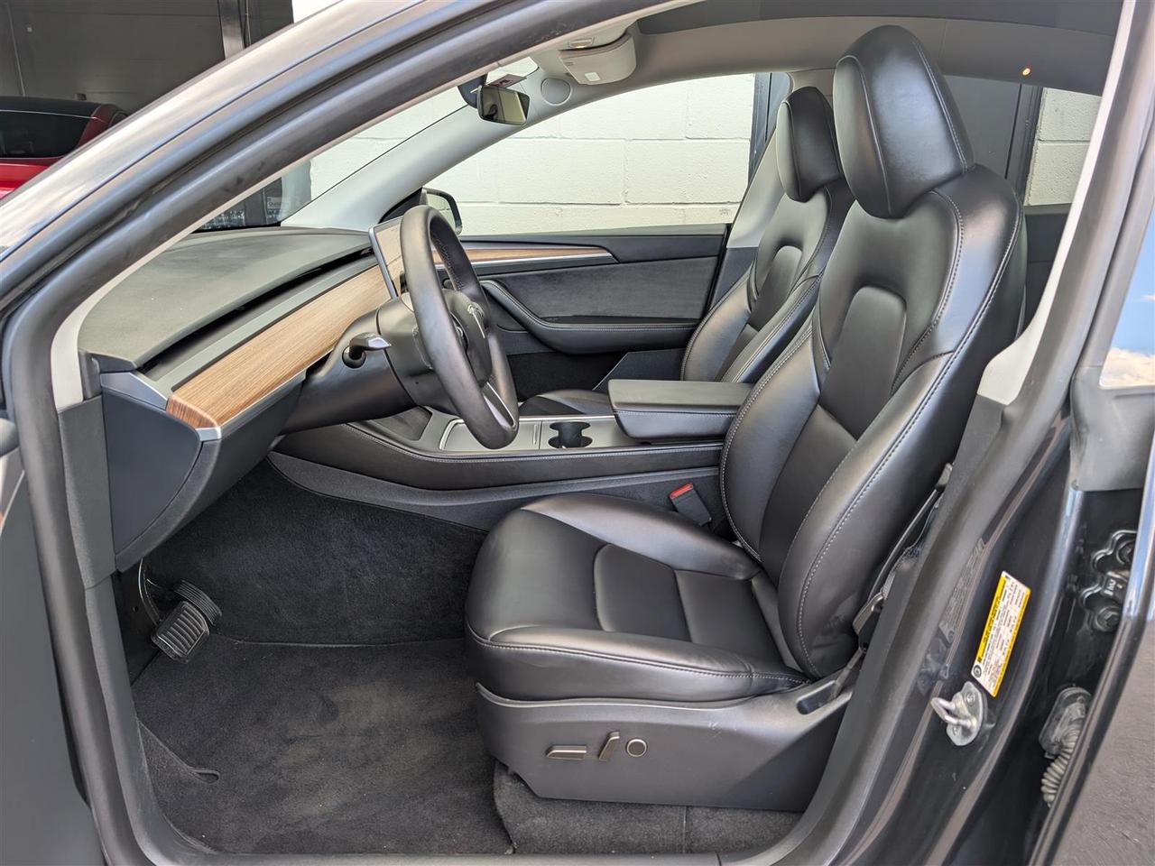 2024 Tesla Model Y LONG RANGE AWD - COMPUTER 4 - DUAL MOTOR Photo