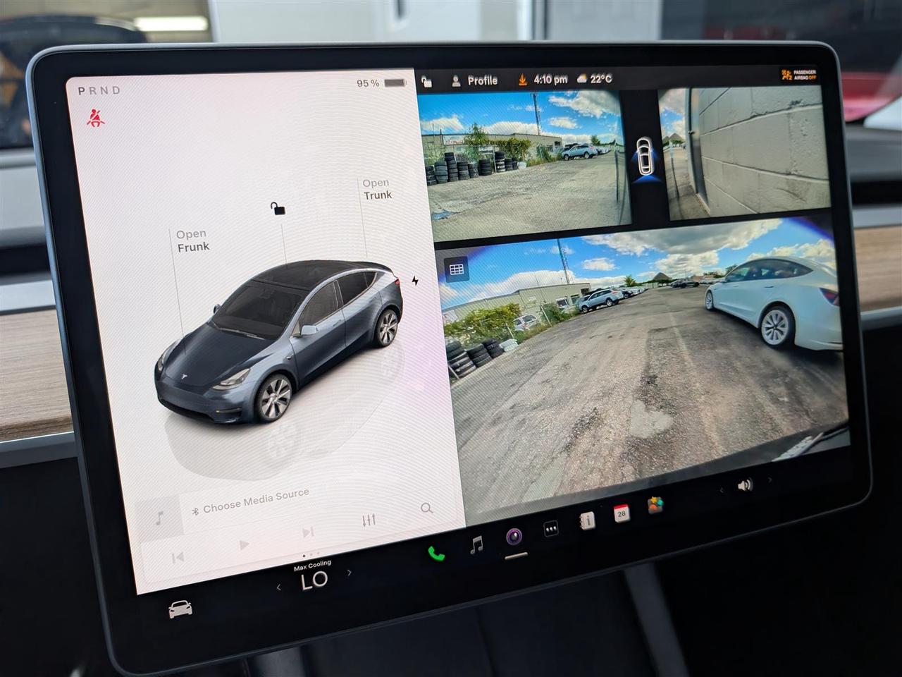 2024 Tesla Model Y LONG RANGE AWD - COMPUTER 4 - DUAL MOTOR Photo