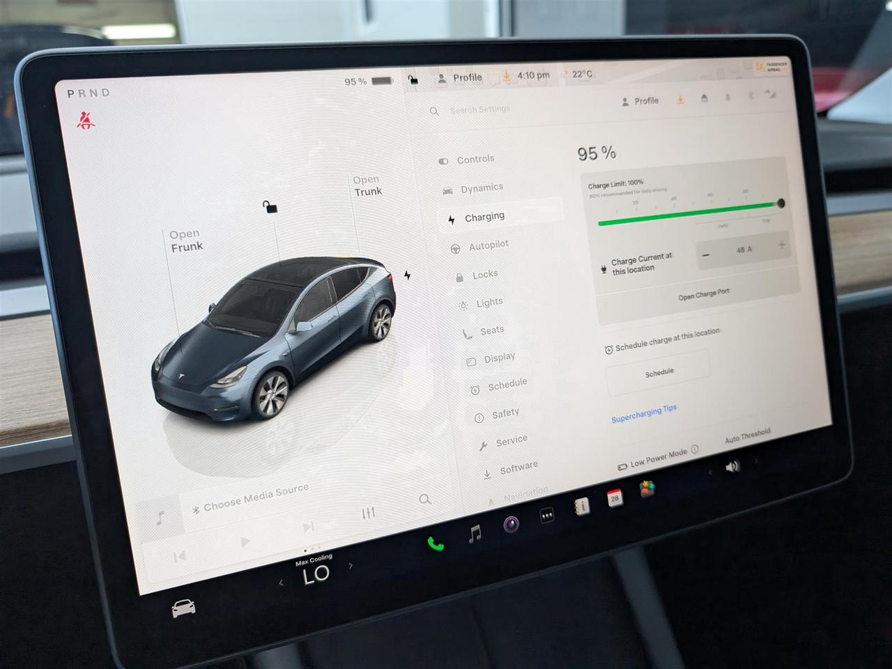 2024 Tesla Model Y LONG RANGE AWD - COMPUTER 4 - DUAL MOTOR Photo