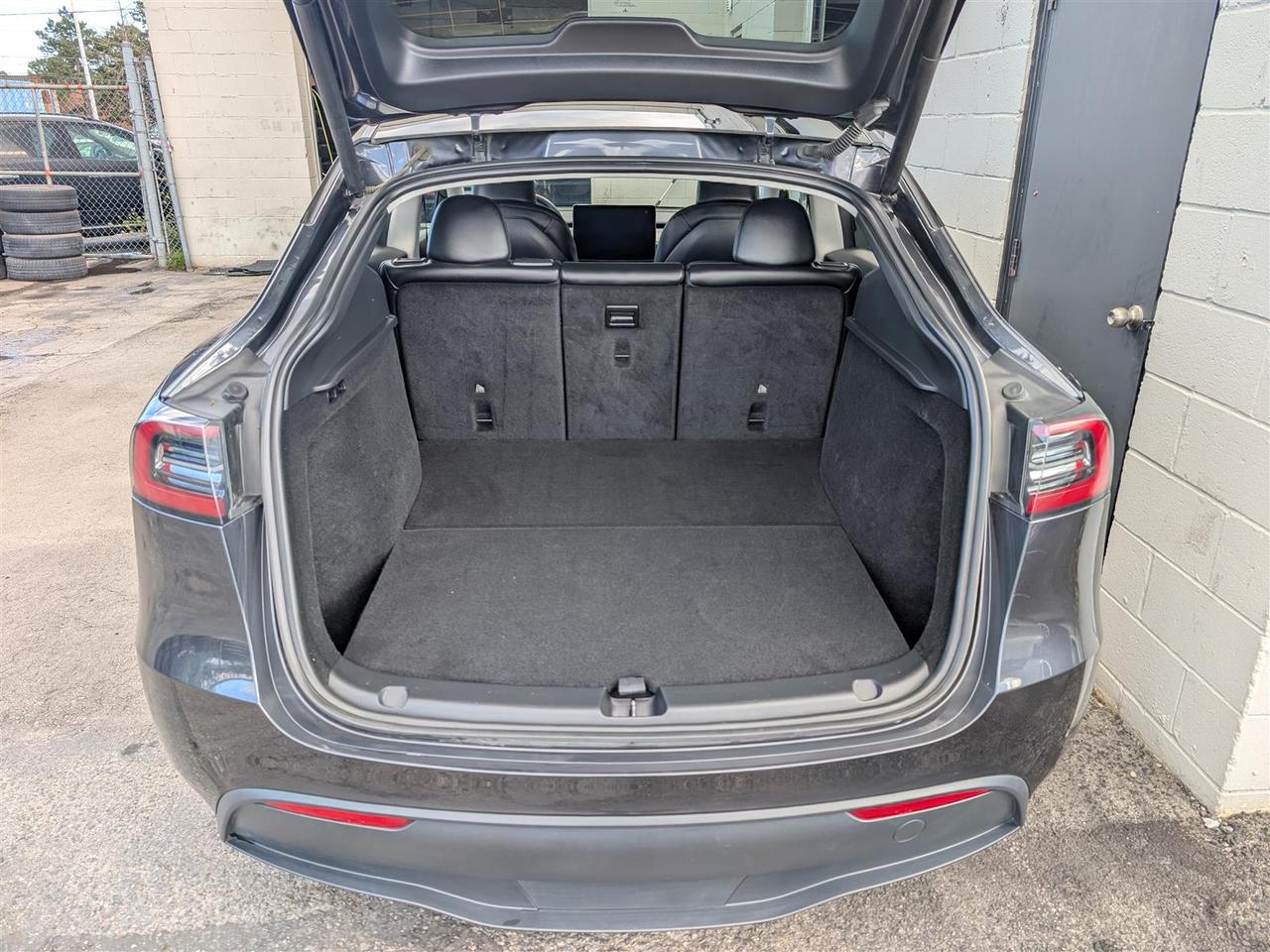 2024 Tesla Model Y LONG RANGE AWD - COMPUTER 4 - DUAL MOTOR Photo