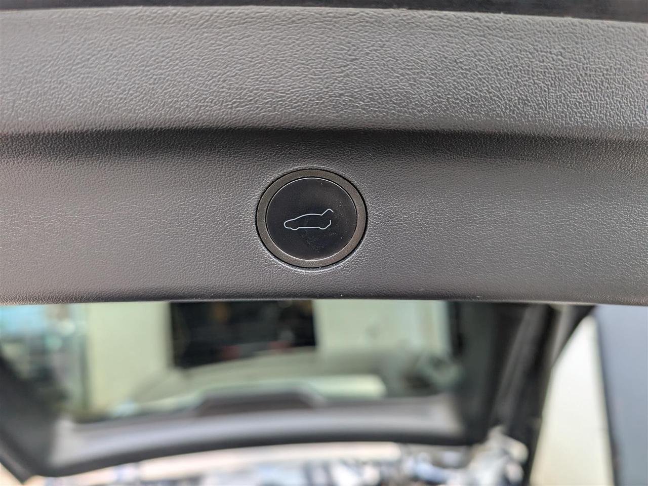 2024 Tesla Model Y LONG RANGE AWD - COMPUTER 4 - DUAL MOTOR Photo