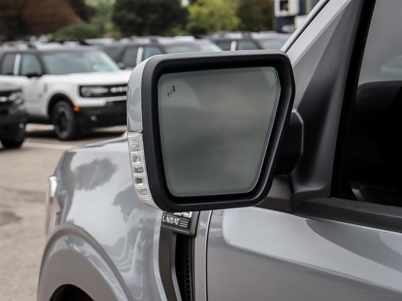 2022 Ford F-150 Lariat 4WD SuperCrew 5.5' Box Photo