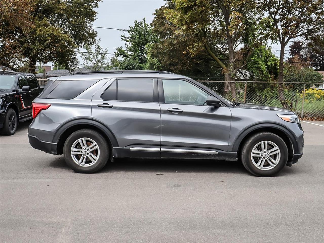 2022 Ford Explorer XLT 4WD Photo